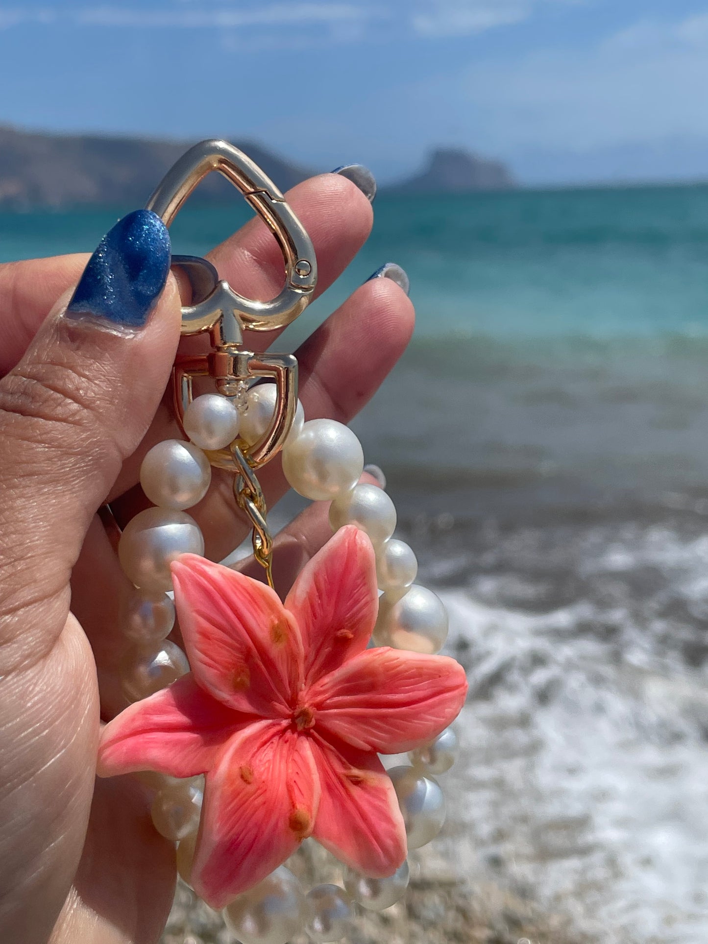 🌸 Lily & Pearl Bag Charm Keychain