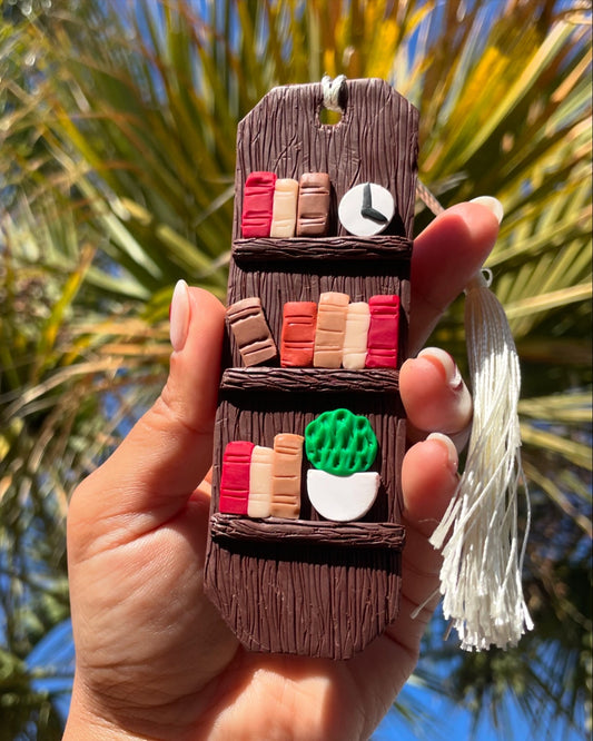 Bookshelf Bookmark – A Tiny Literary Escape