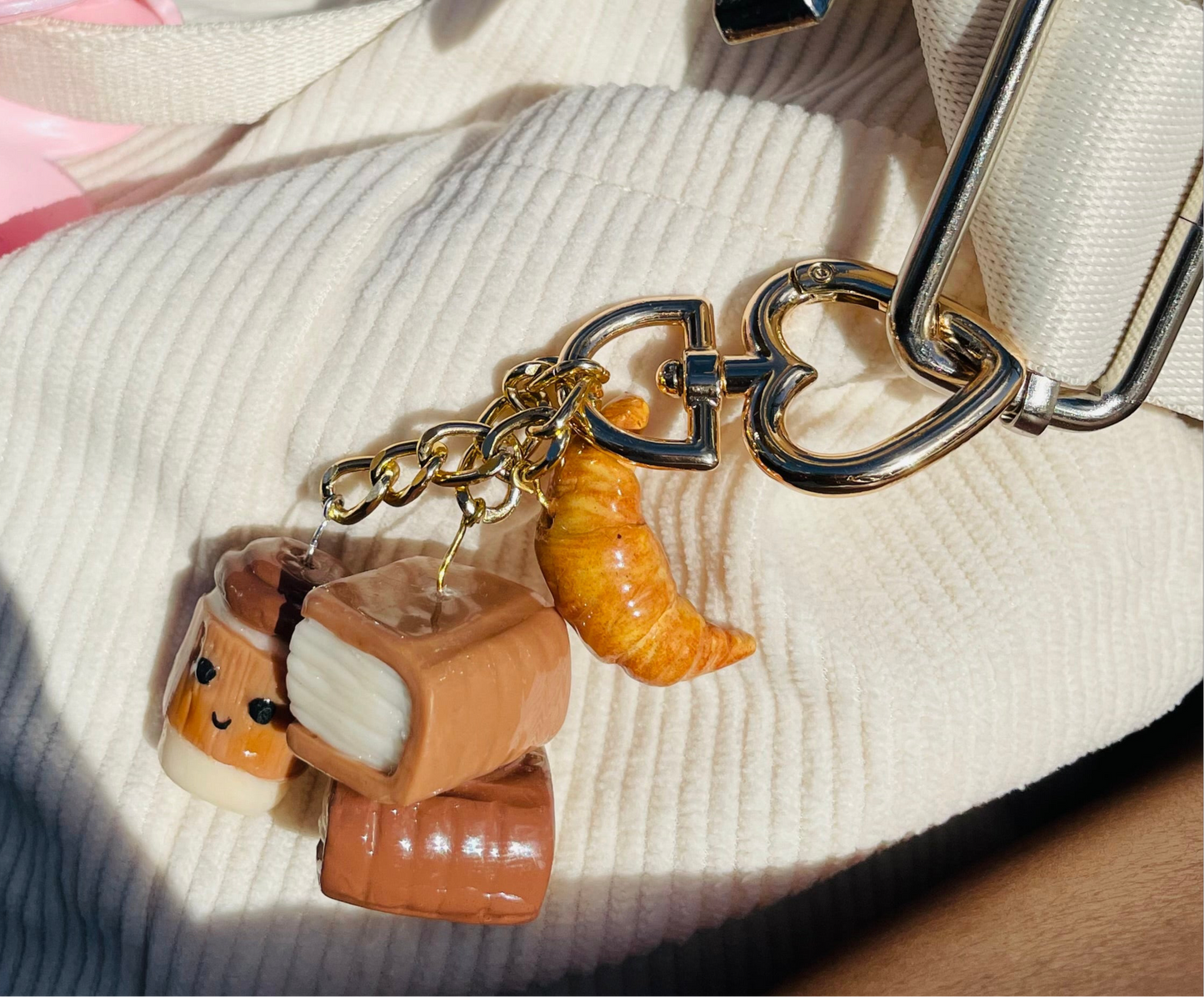 Croissant Café Reads Bag Charm